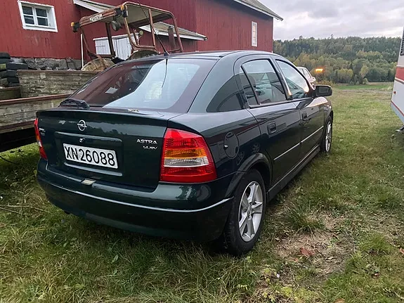 Opel Astra 2000 photo 4