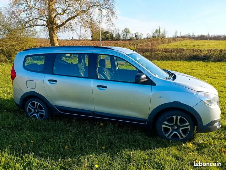Dacia Lodgy