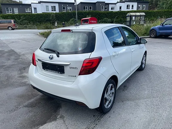 Toyota Yaris 2016 photo 5