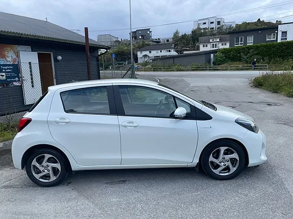 Toyota Yaris 2016 photo 4