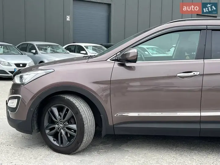 Hyundai Santa Fe 2013 photo 2