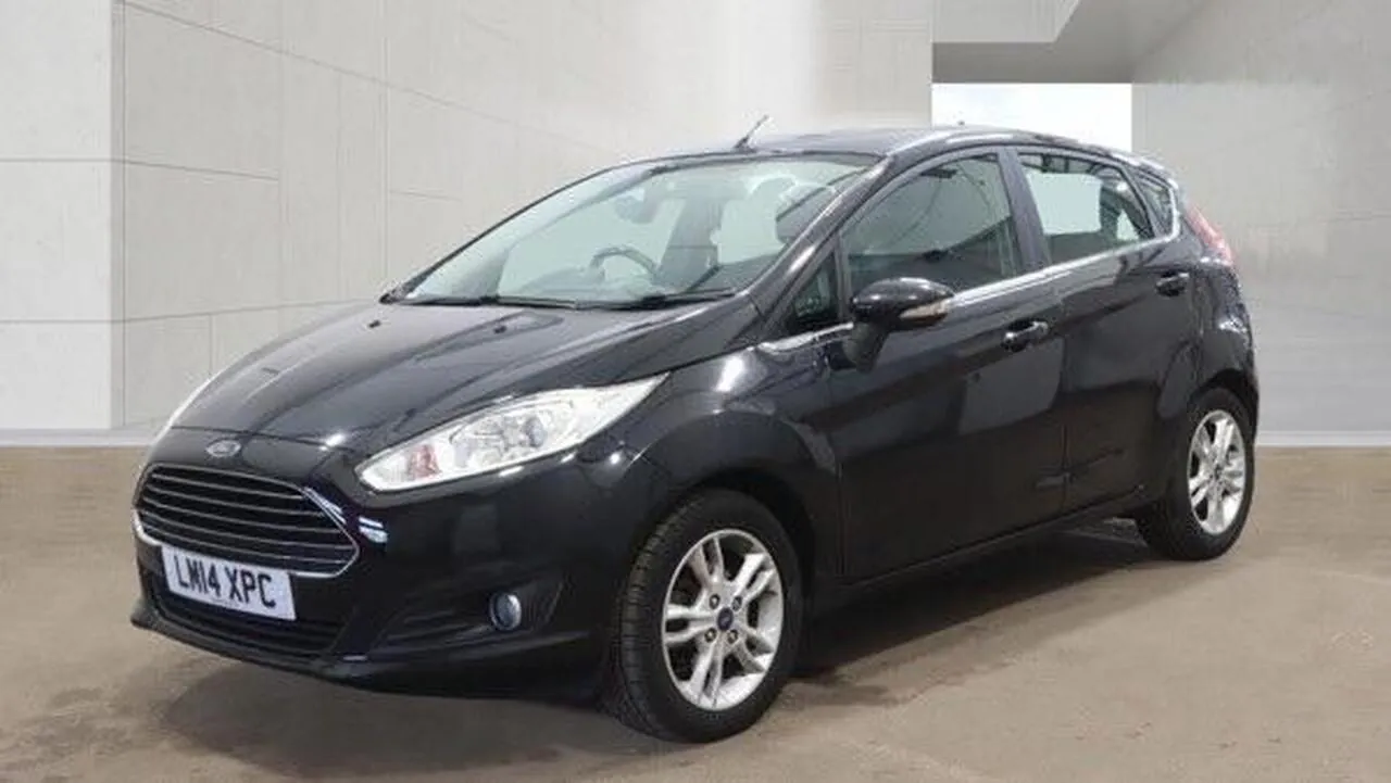 Ford Fiesta 2014 photo 2