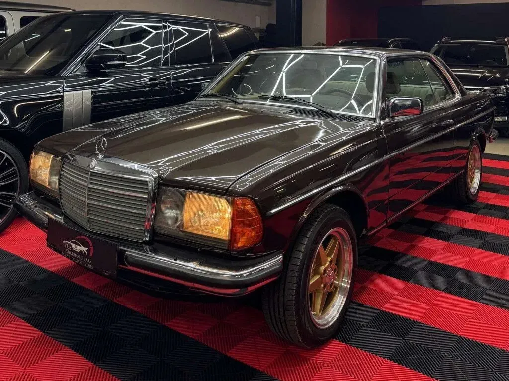 Mercedes-Benz C-Class 1983 photo 3