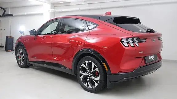 Ford Mustang Mach-E 2021 photo 3