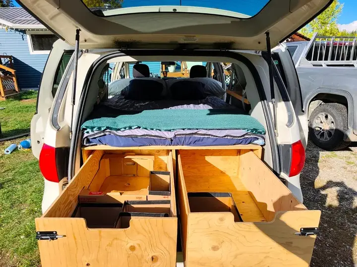Volkswagen Routan 2010 photo 4