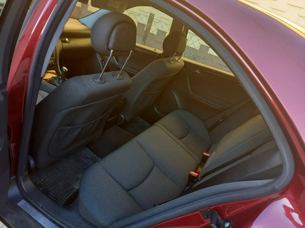Mercedes-Benz C-Class 2003 photo 3
