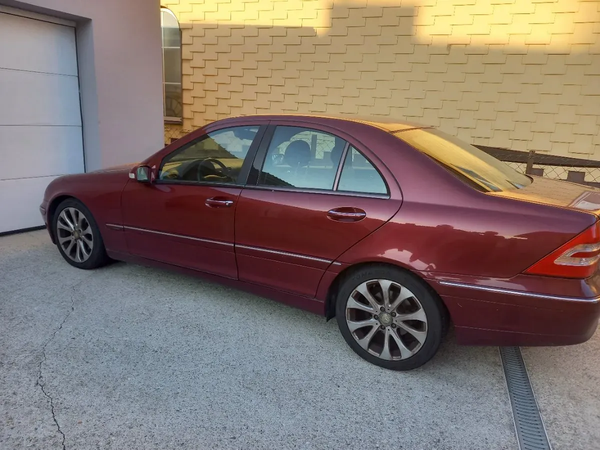 Mercedes-Benz C-Class