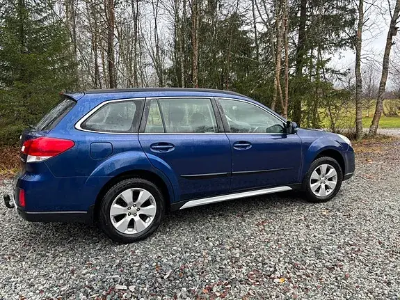 Subaru Outback 2010 photo 3