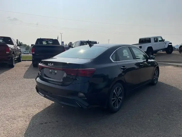 Kia Forte 2023 photo 5