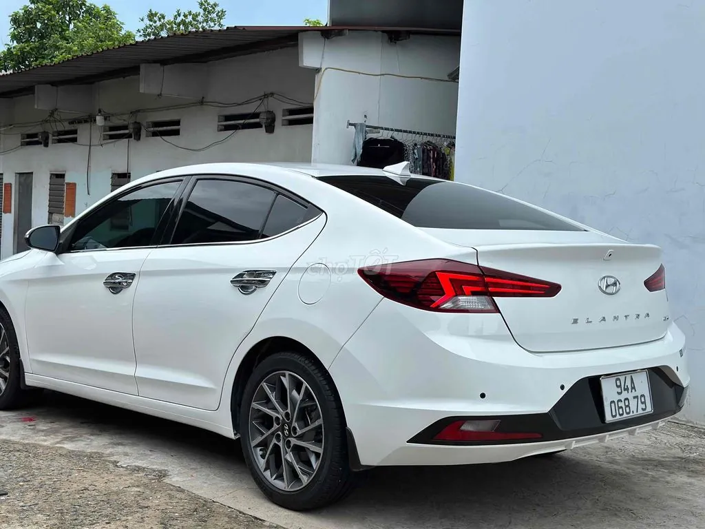 Hyundai Elantra 2021 photo 3
