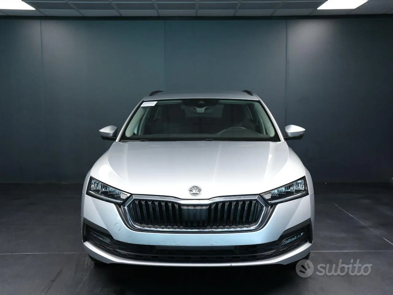 Skoda Octavia 2024 photo 2