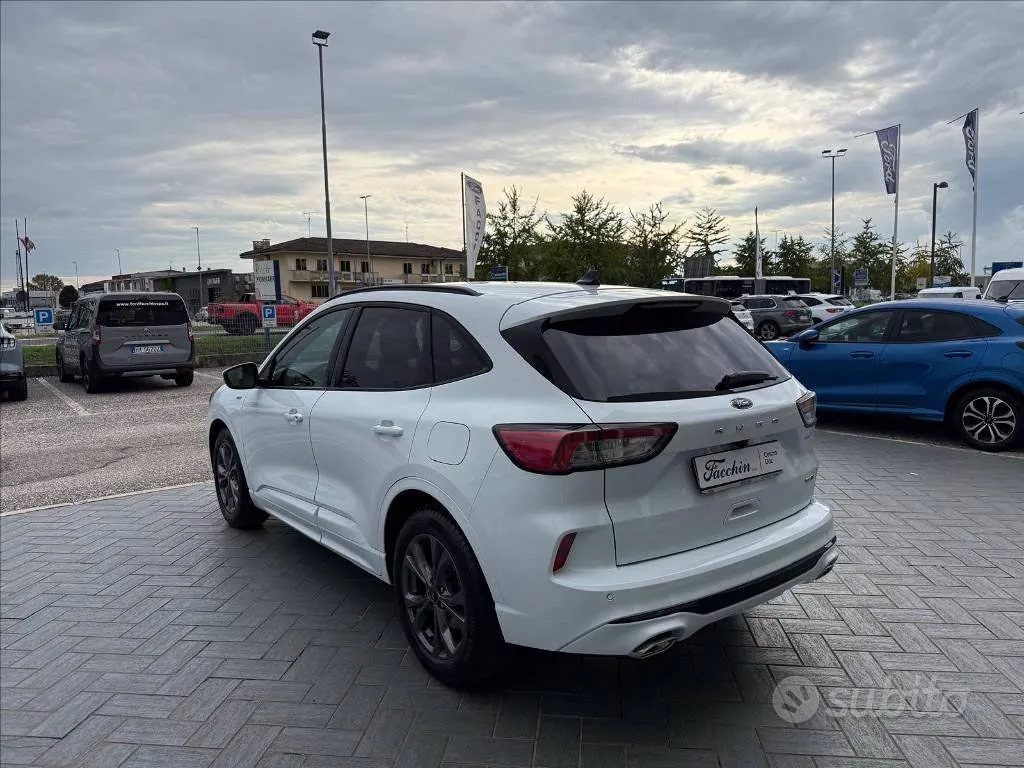 Ford Kuga 2022 photo 3