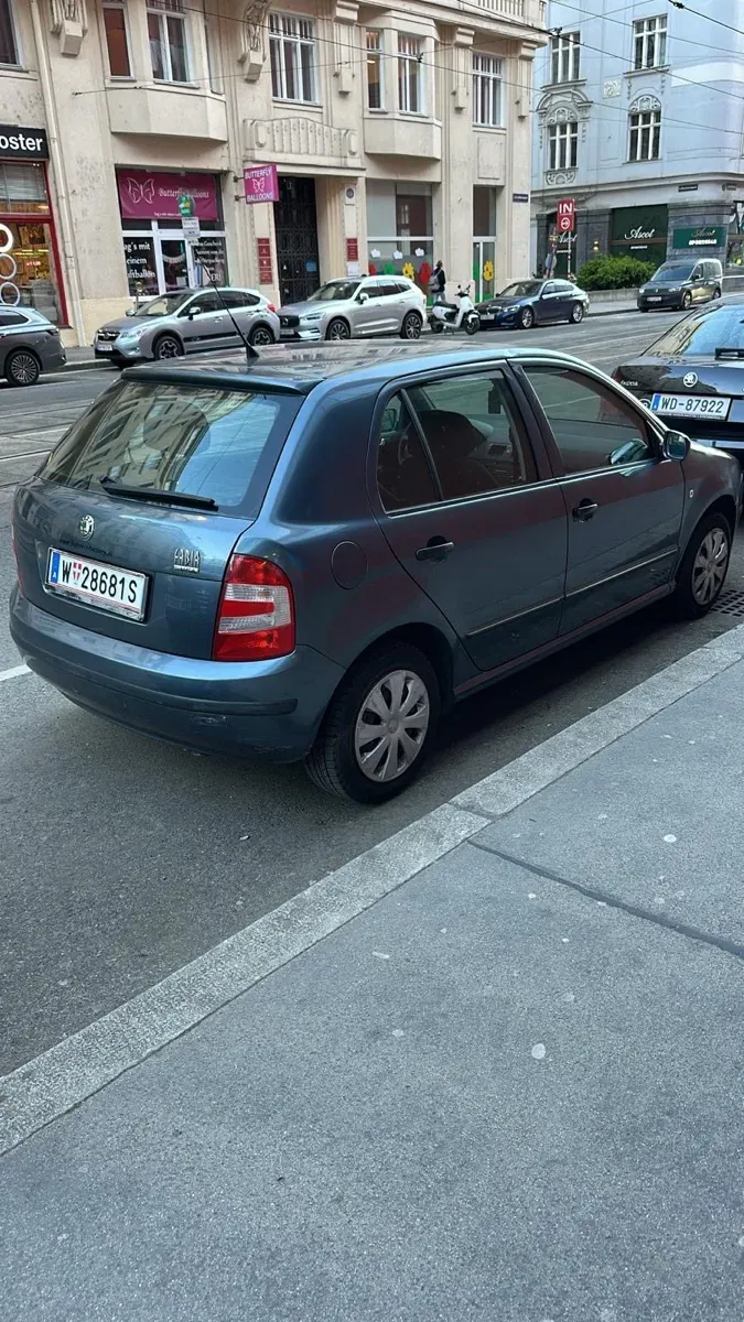 Skoda Fabia 2006 photo 2