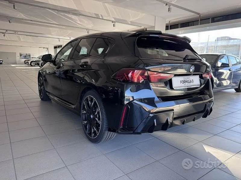 BMW 1 Series 2025 photo 4