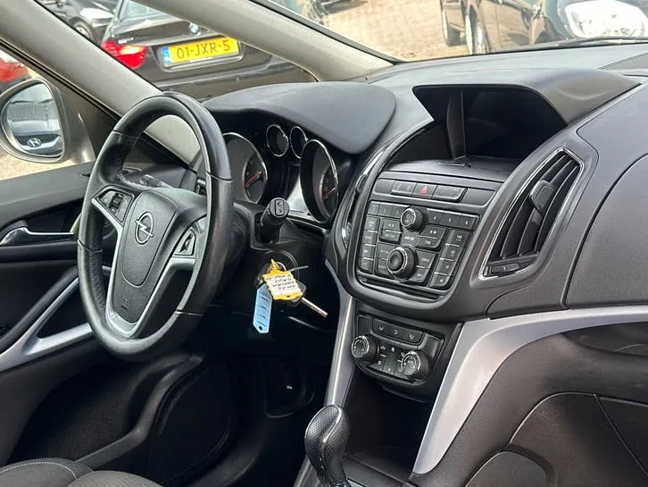 Opel Zafira 2013 photo 2