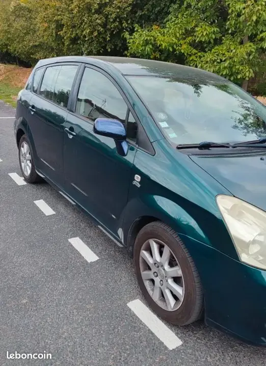 Toyota Corolla Verso 2005 photo 2