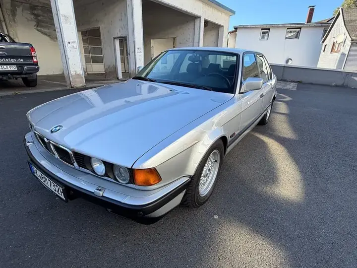 BMW 730I