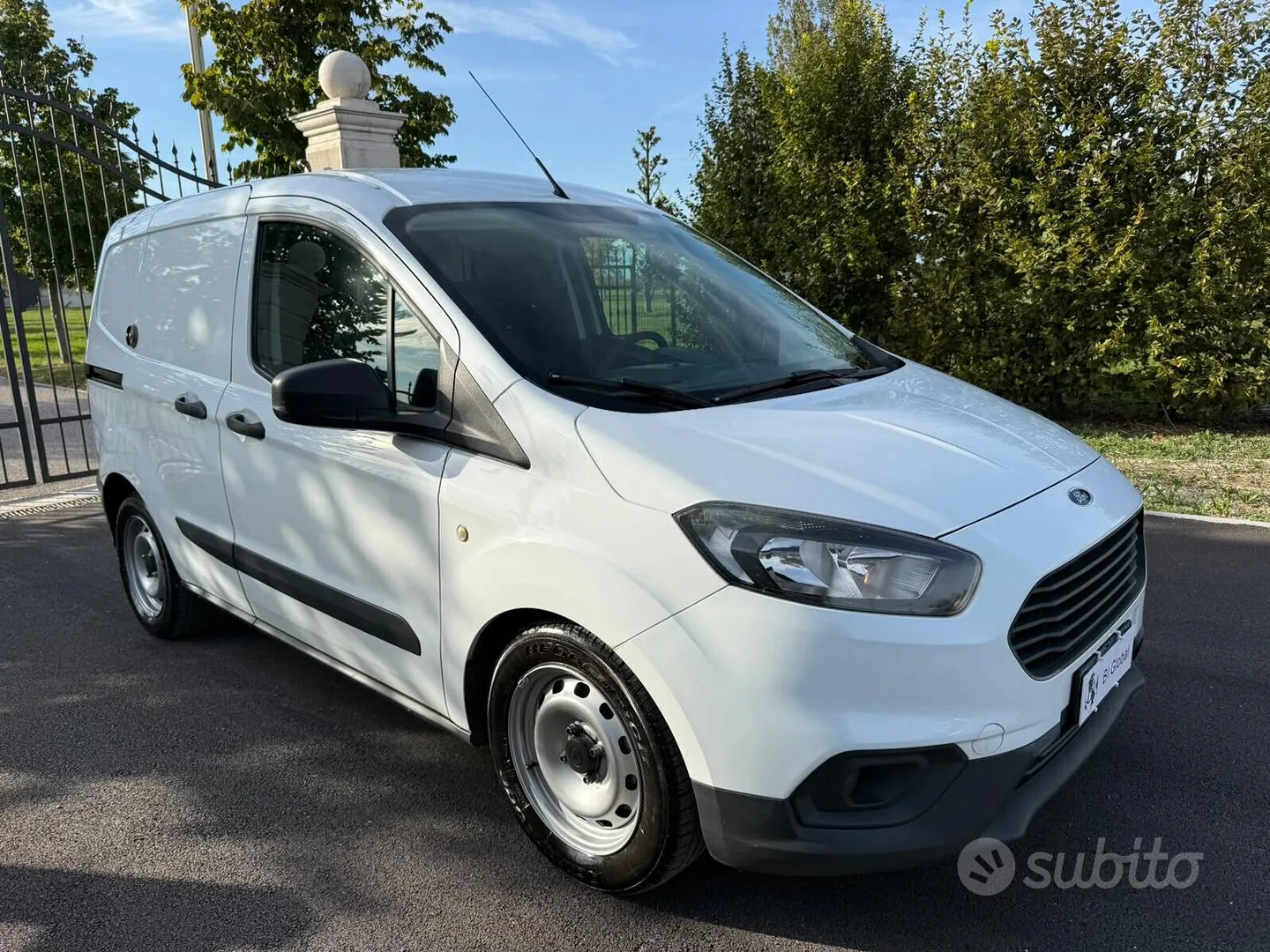 Ford Transit Courier 2019 photo 3