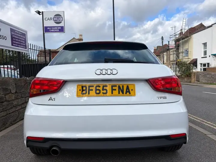 Audi A1 2015 photo 3