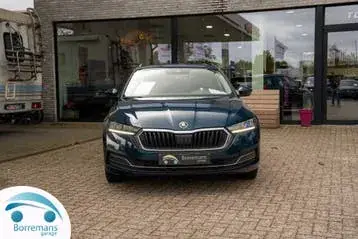Skoda Octavia 2024 photo 2