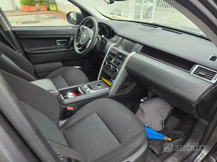 Land Rover Discovery Sport 2018 photo 5