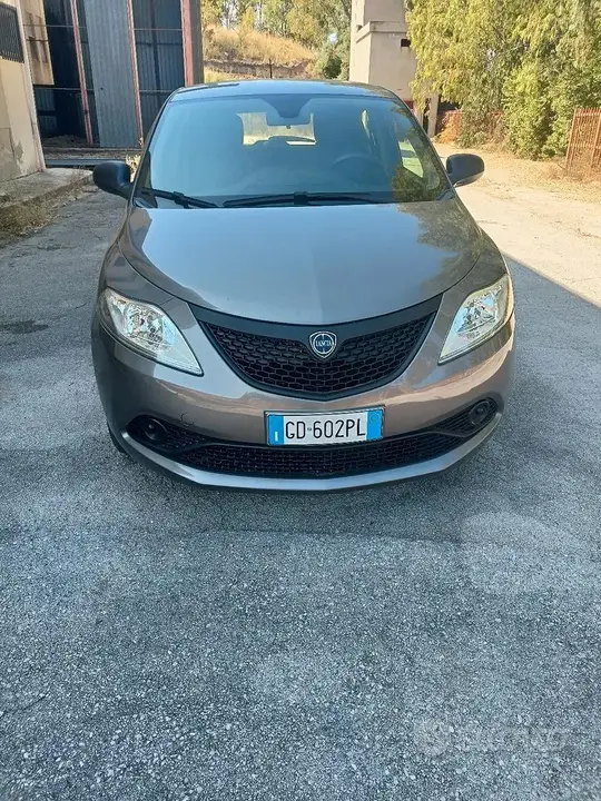 Lancia Ypsilon 2021 photo 2