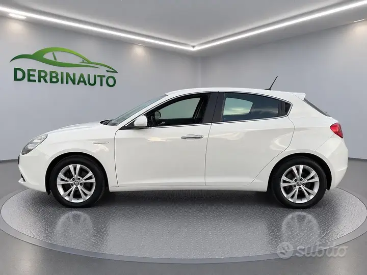 Alfa Romeo Giulietta 2011 photo 5