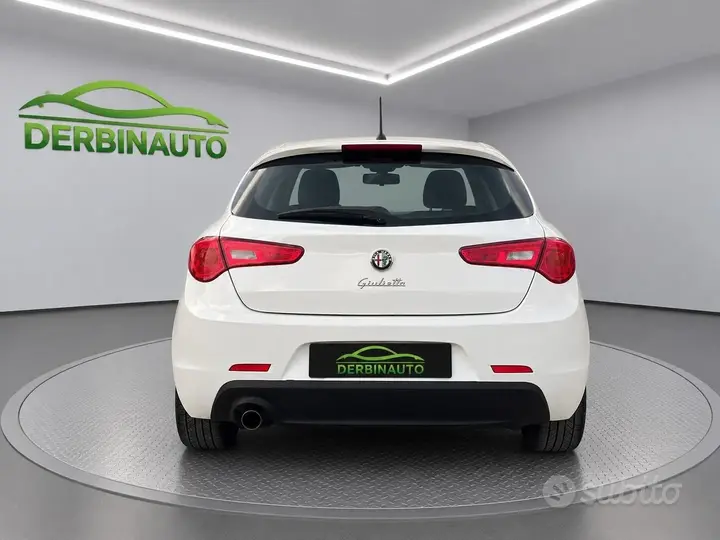 Alfa Romeo Giulietta 2011 photo 3