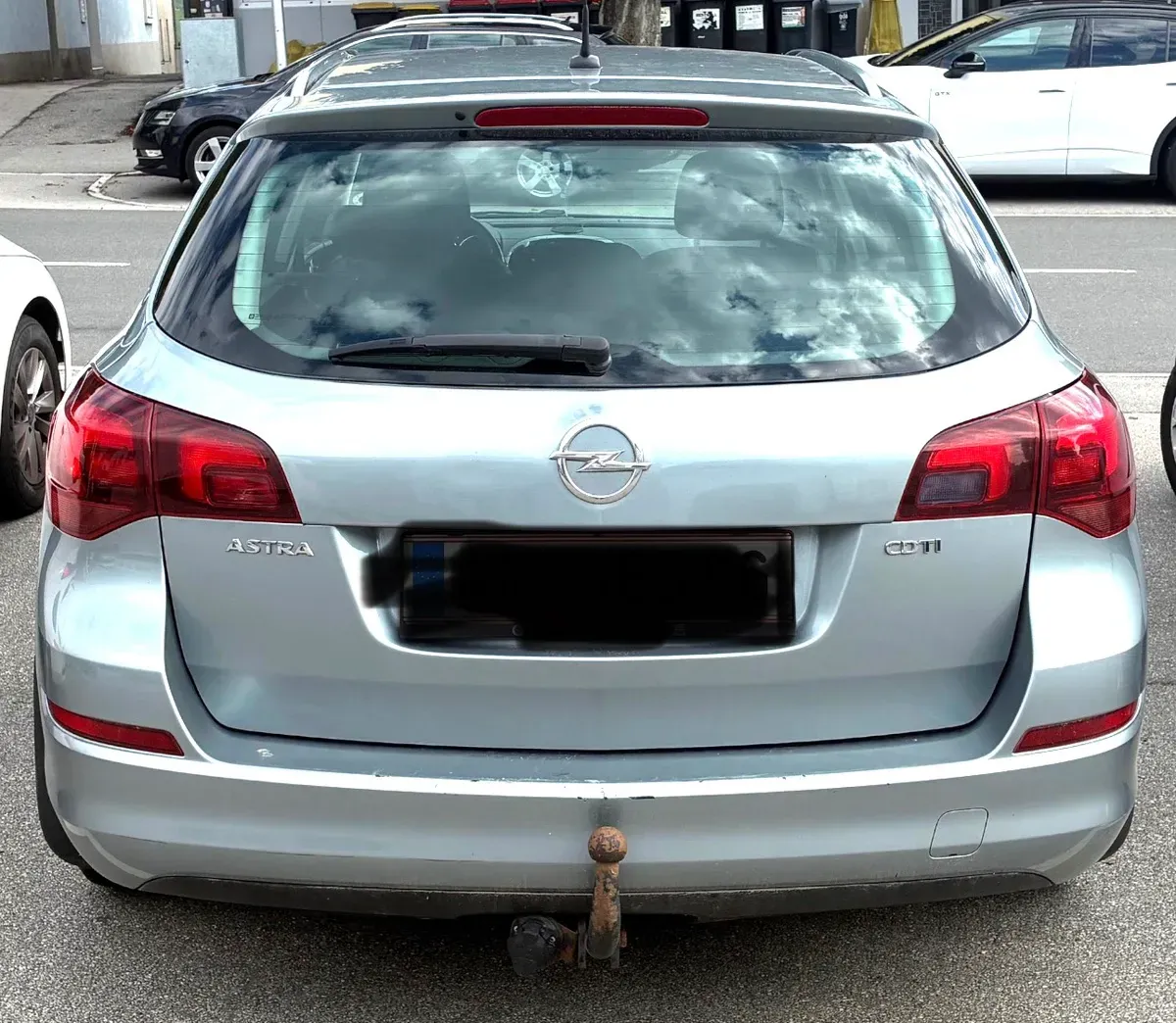 Opel Astra 2011 photo 3
