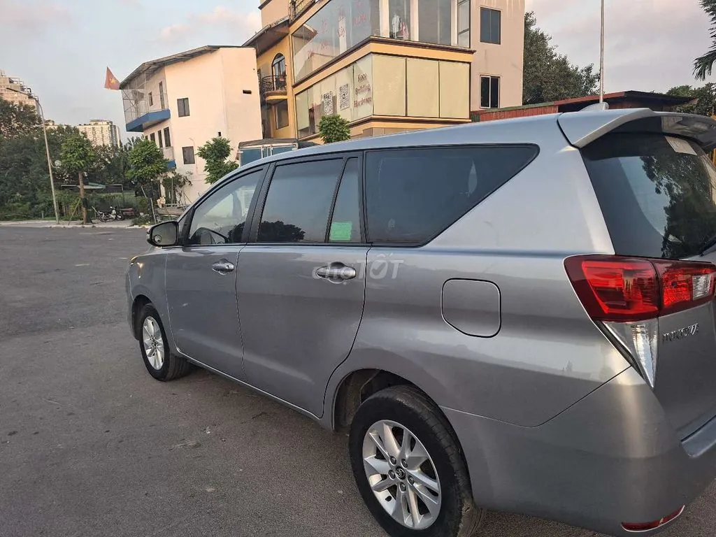 Toyota Innova 2018 photo 3
