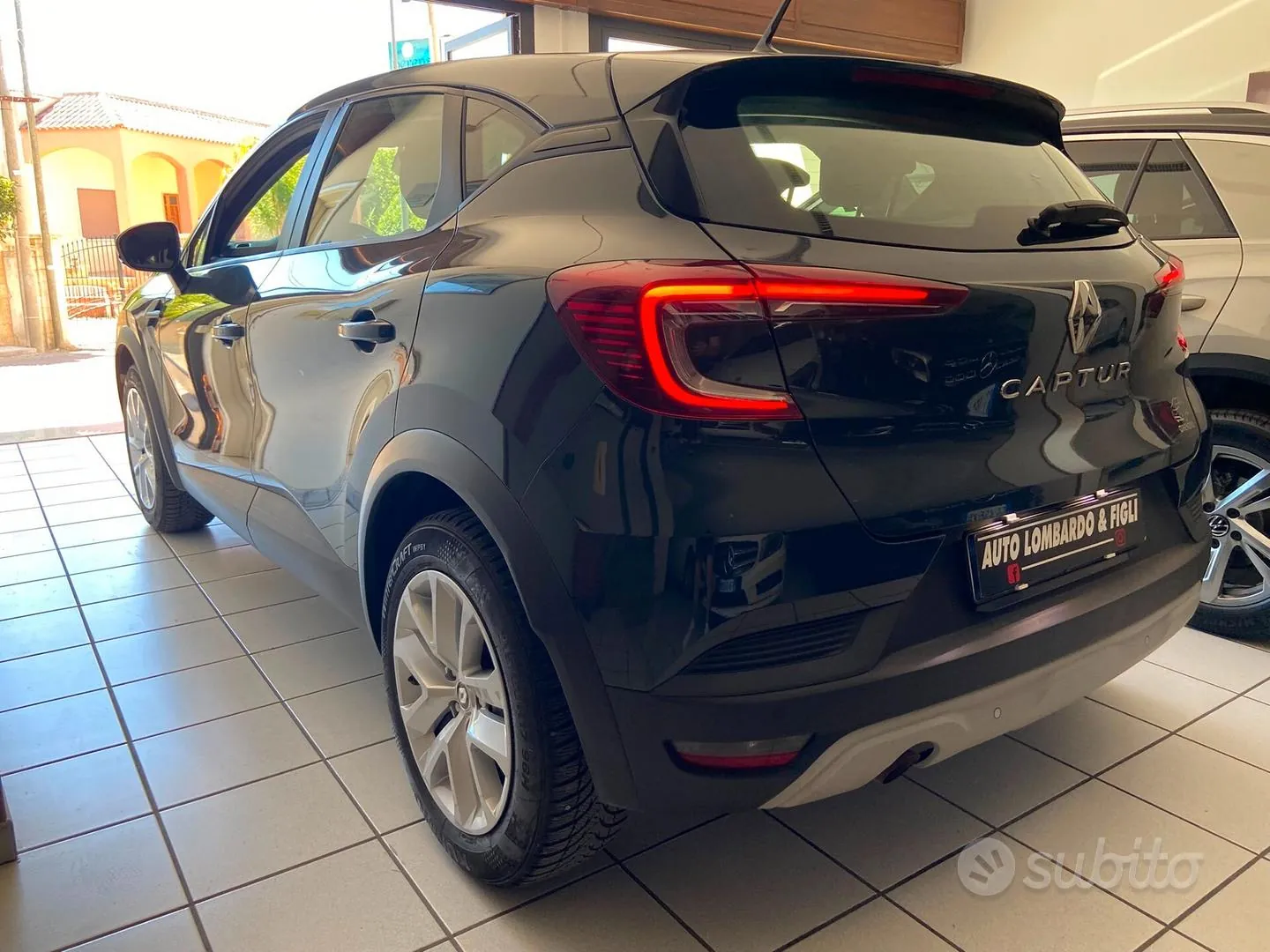 Renault Captur 2021 photo 2