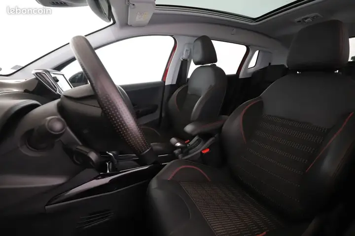 Peugeot 2008 2018 photo 5