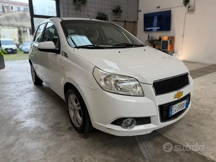 Chevrolet Aveo 2011 photo 3