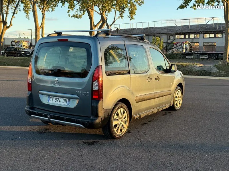 Peugeot Partner Tepee 2013 photo 2
