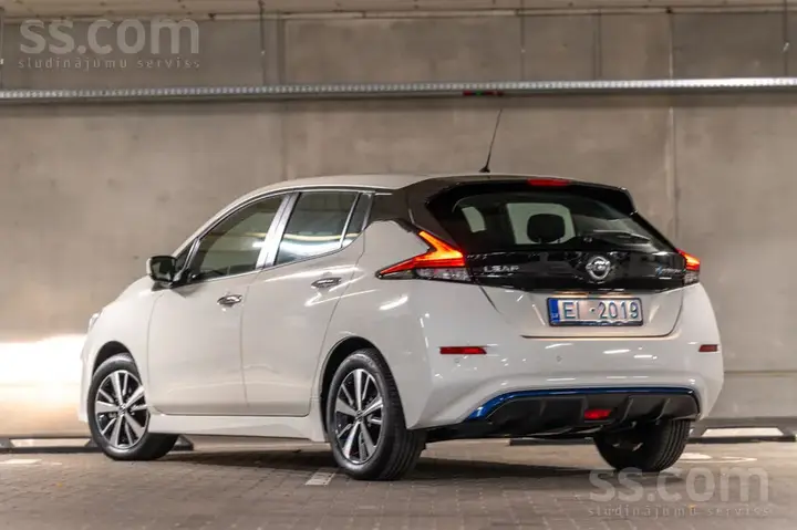 Nissan Leaf 2022 photo 3