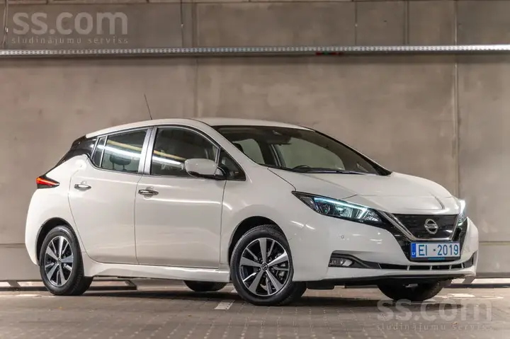 Nissan Leaf 2022 photo 2