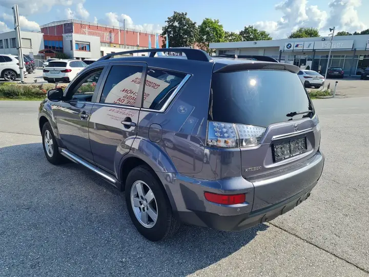 Mitsubishi Outlander 2012 photo 2