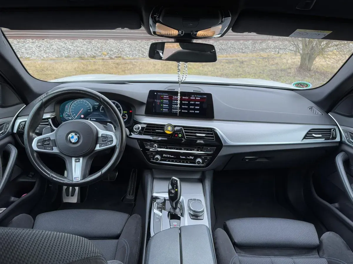 BMW 5 Series 2017 photo 3
