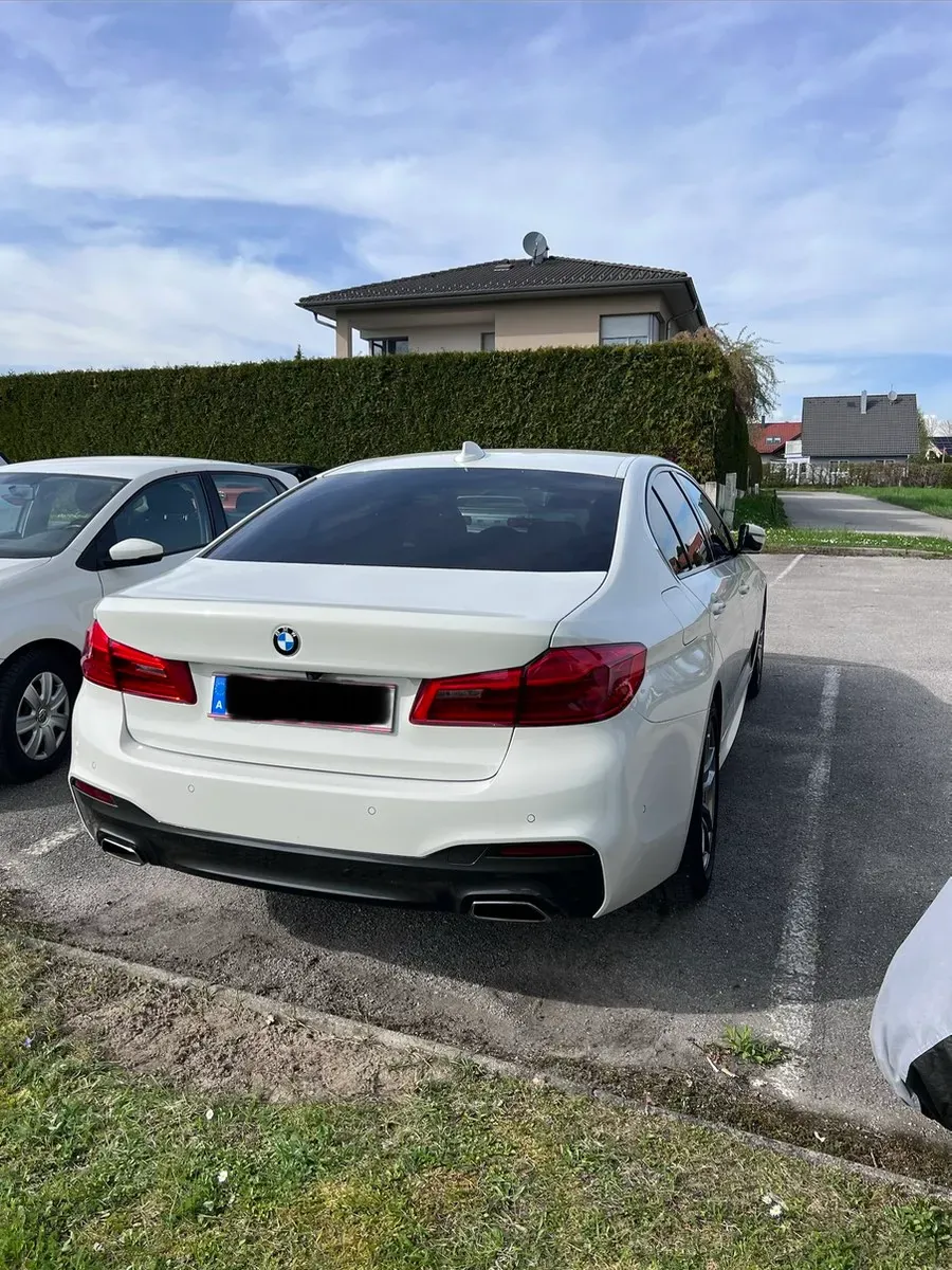 BMW 5 Series 2017 photo 2