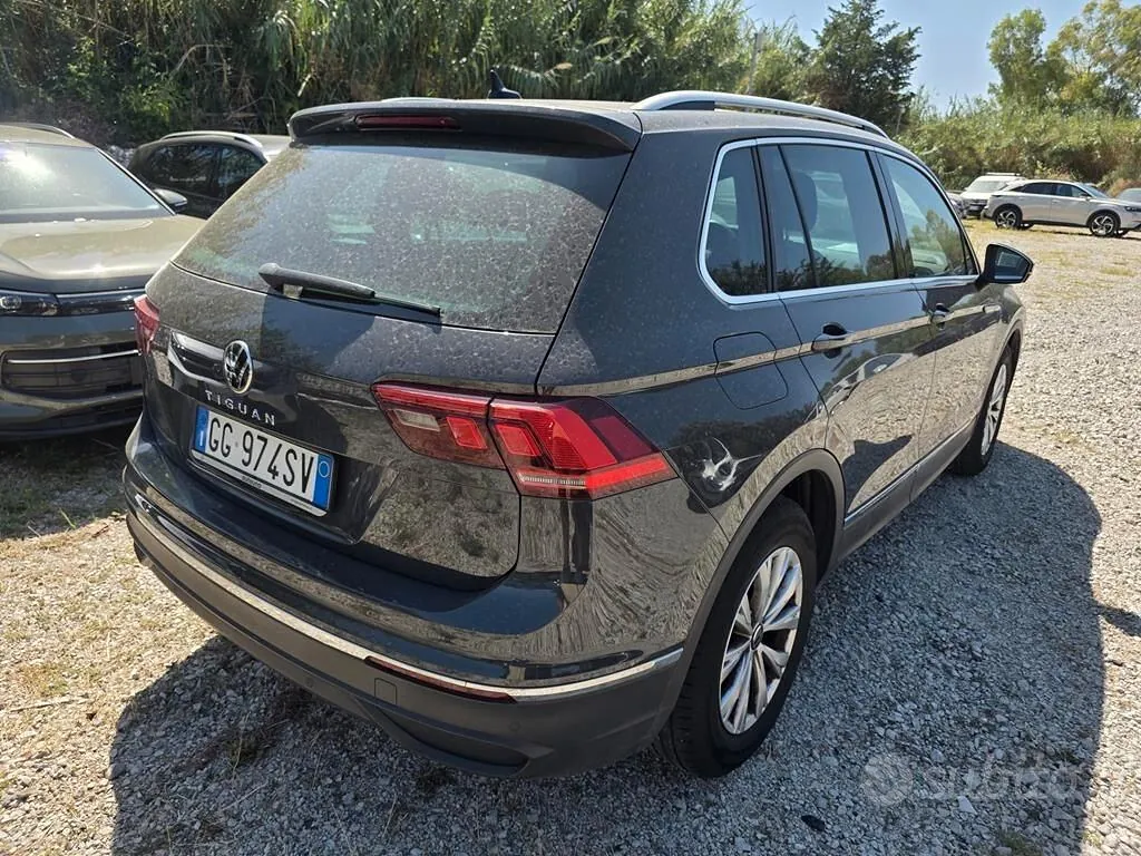 Volkswagen Tiguan 2022 photo 2