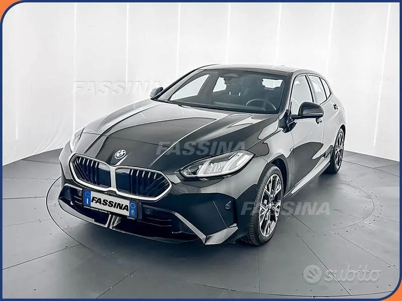 BMW 1 Series 2025 photo 3