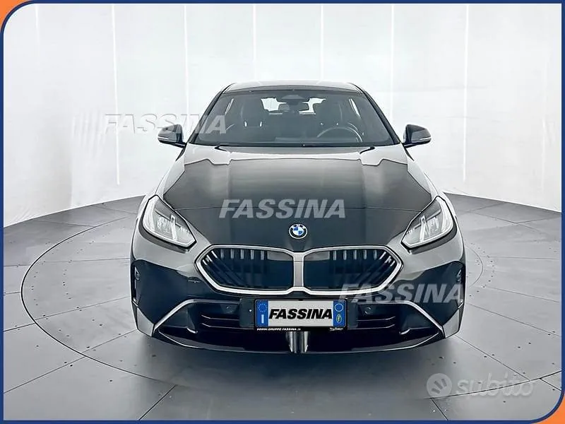 BMW 1 Series 2025 photo 2