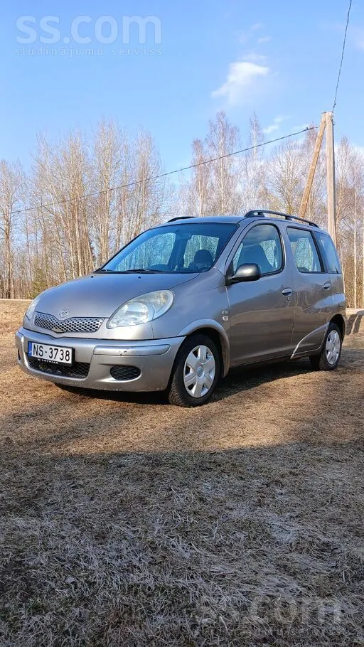Toyota Yaris 2005 photo 4