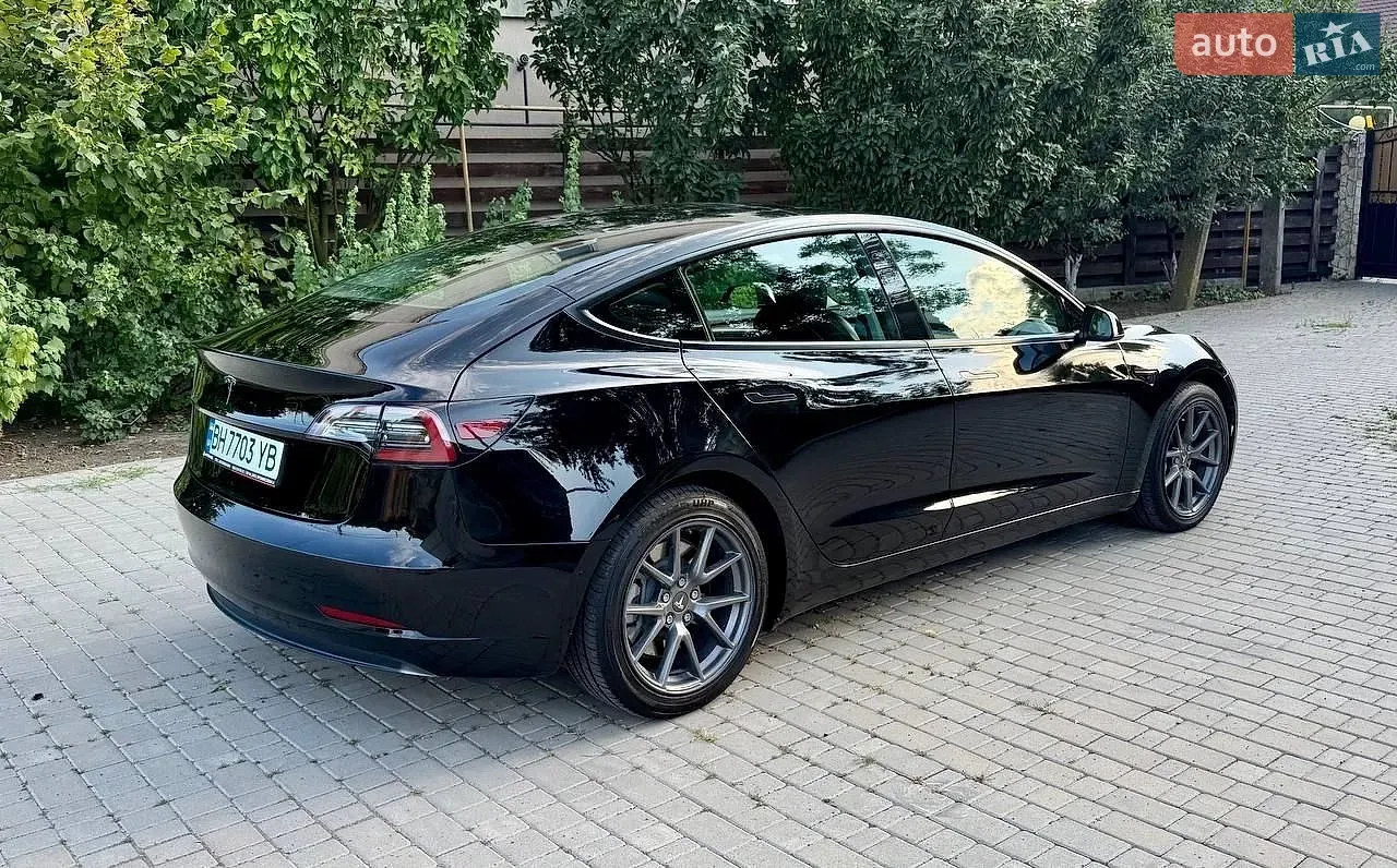 Tesla Model 3 2022 photo 2
