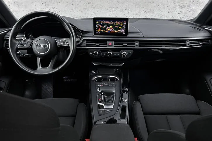Audi A4 2019 photo 2