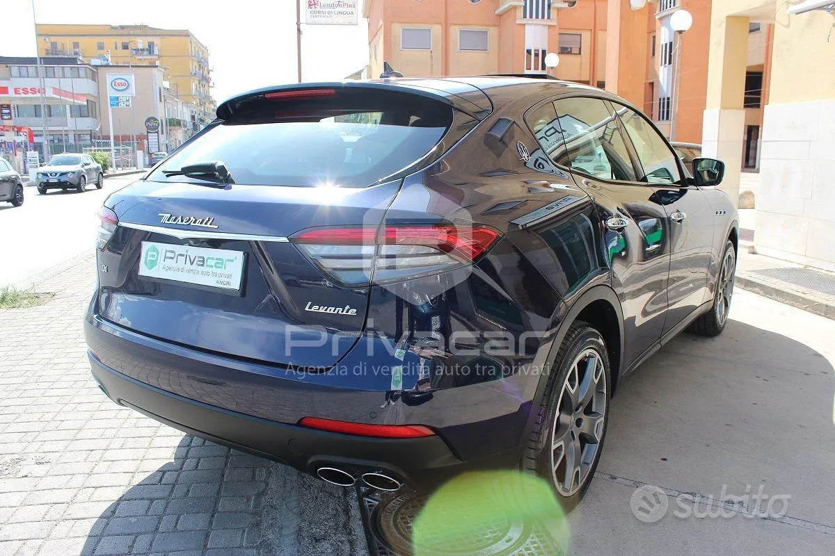 Maserati Levante 2017 photo 5