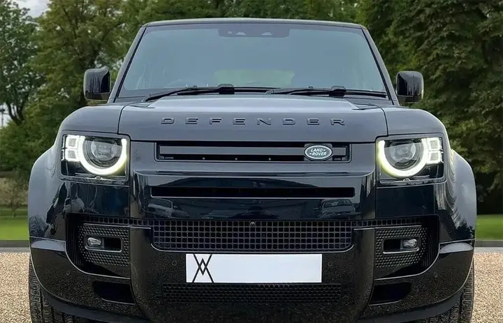 Land Rover Defender 110 2022 photo 2