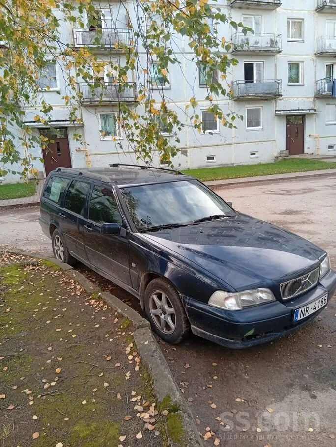 Volvo V70 2000 photo 2