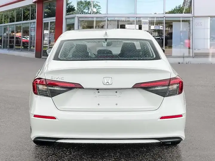 Honda Civic 2026 photo 5