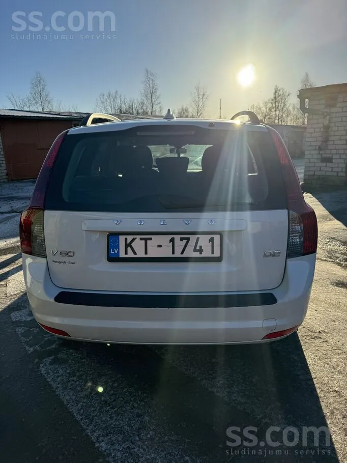 Volvo V50 2011 photo 3